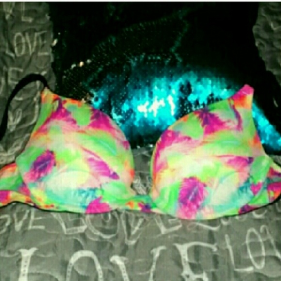 PINK Victoria's Secret Other - PINK VS Tropical Bra 34A PINK Victoria's Secret Other - PINK VS Tropical Bra 34A